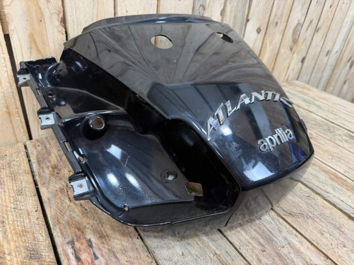 PLASTICO TRASERO CENTRAL APRILIA ATLANTIC 125 03-08