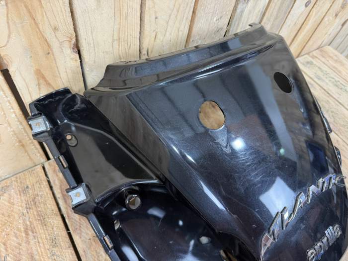 PLASTICO TRASERO CENTRAL APRILIA ATLANTIC 125 03-08