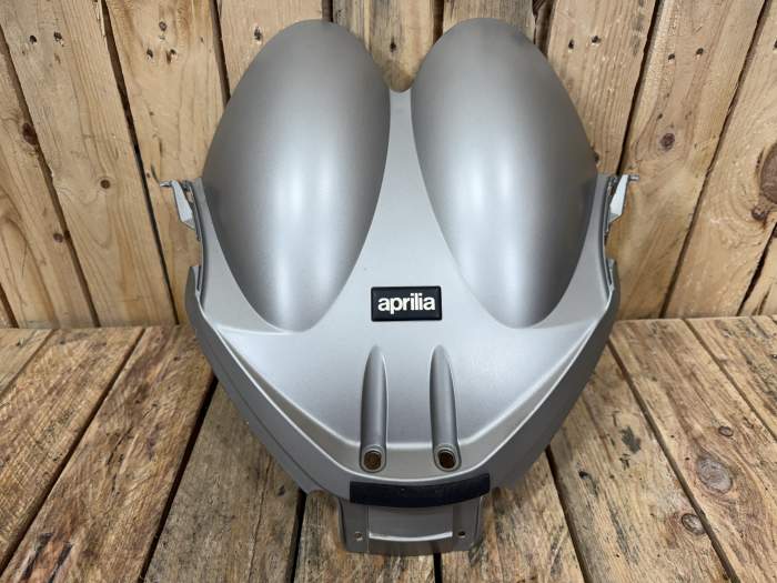 EMBELLECEDOR CUPULA APRILIA ATLANTIC 125 06-08