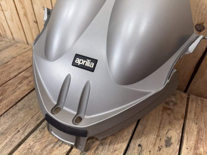 EMBELLECEDOR CUPULA APRILIA ATLANTIC 125 06-08