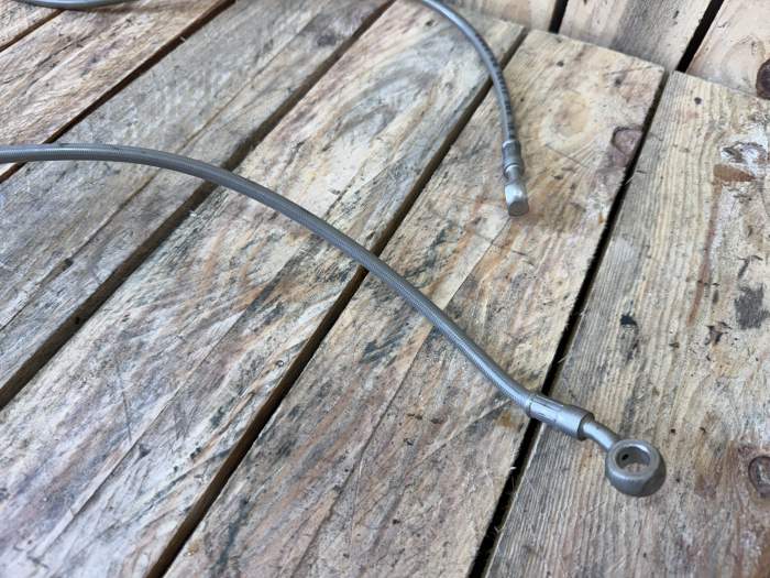 LATIGUILLOS FRENO DELANTERO APRILIA ATLANTIC 125 06-12