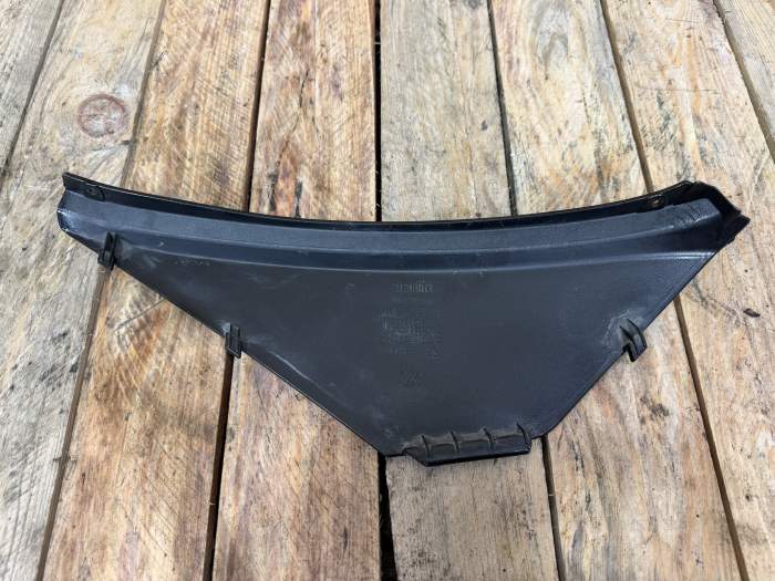 TAPA IZQUIERDA APRILIA ATLANTIC 125 06-08