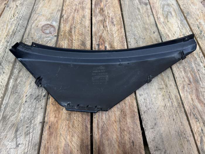 TAPA DERECHA APRILIA ATLANTIC 125 06-08