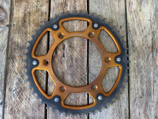 CORONA TRASERA DE ACERO KTM NARANJA Z50