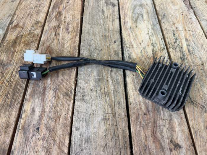 REGULADOR DE VOLTAJE HONDA S-WING 125 07-12