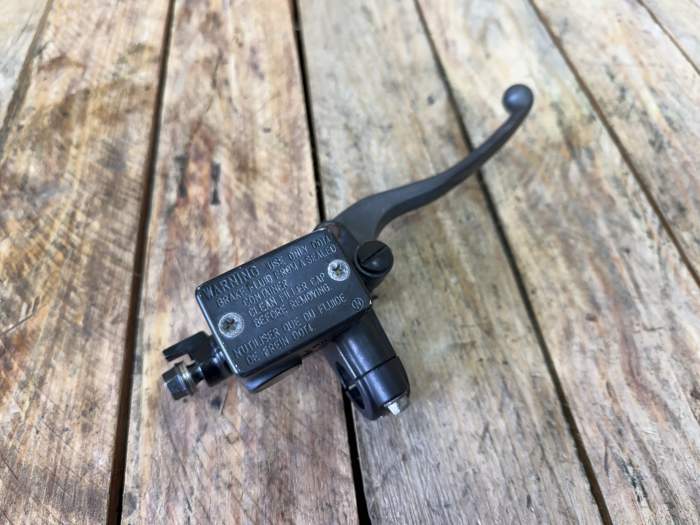 BOMBA FRENO DELANTERA HONDA S-WING 125 07-12