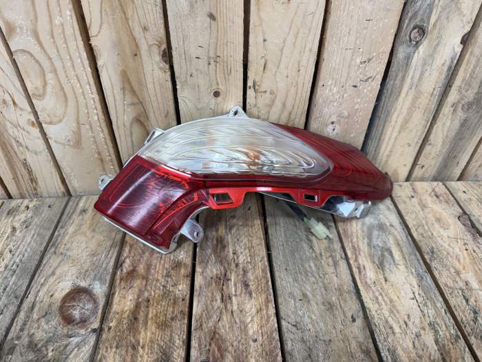 PILOTO TRASERO DERECHO HONDA S-WING 125 07-12
