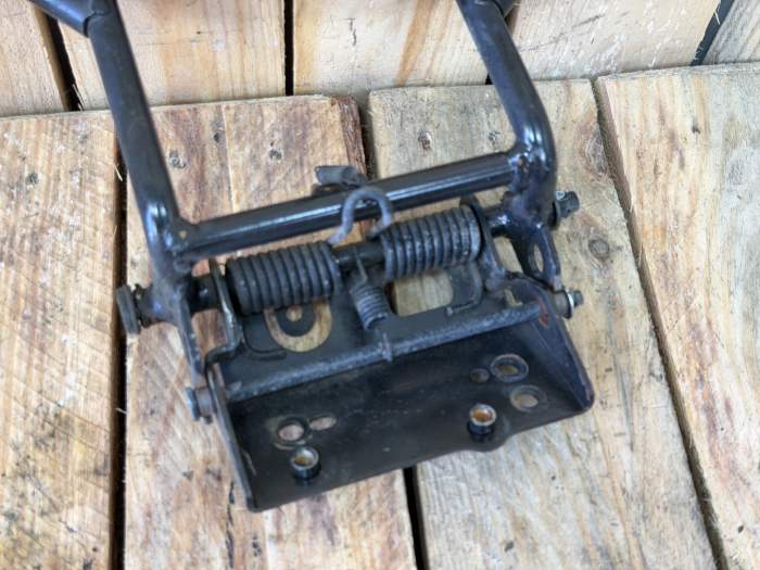 BISAGRA ASIENTO HONDA S-WING 125 07-12