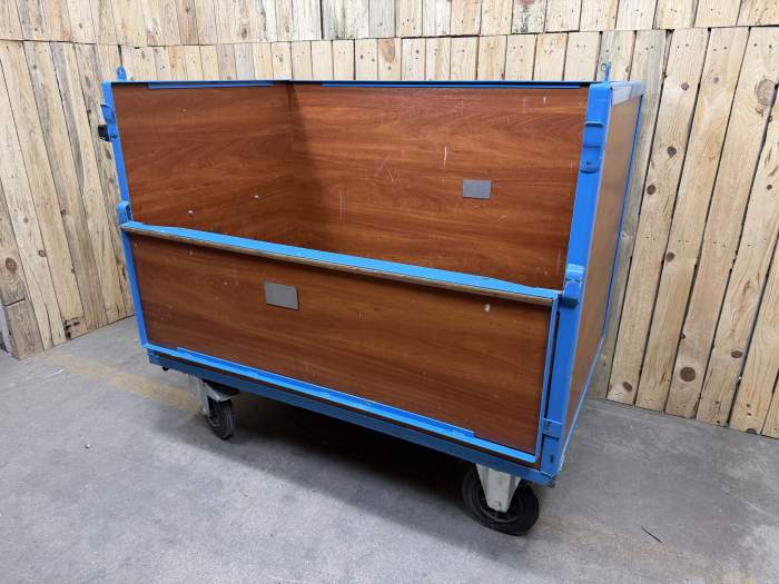 BOX CON RUEDAS 135X85X110CM