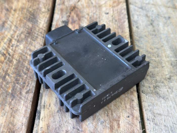 REGULADOR DE VOLTAJE KAWASAKI ER-6N 09-11 - QrBox.es