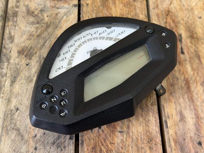 CUADRO INSTRUMENTOS KAWASAKI ER-6N 09-11 - QrBox.es