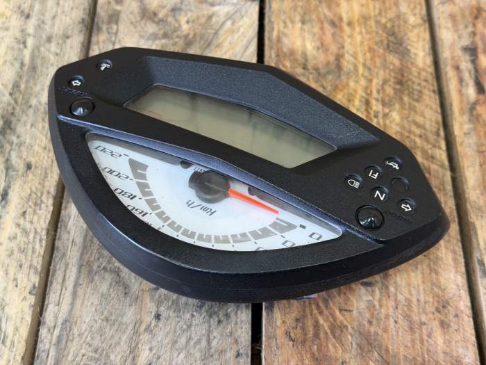 CUADRO INSTRUMENTOS KAWASAKI ER-6N 09-11 - QrBox.es