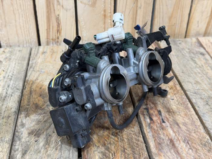 CUERPO DE INYECCION 35Kw KAWASAKI ER-6N 09-11 - QrBox.es