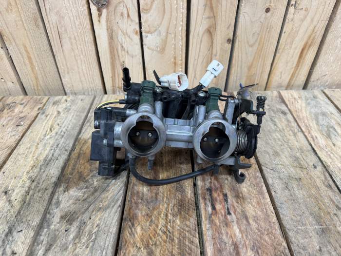 CUERPO DE INYECCION 35Kw KAWASAKI ER-6N 09-11 - QrBox.es