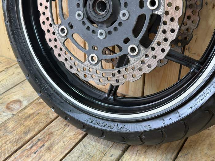 RUEDA DELANTERA KAWASAKI ER-6N 09-11 - QrBox.es