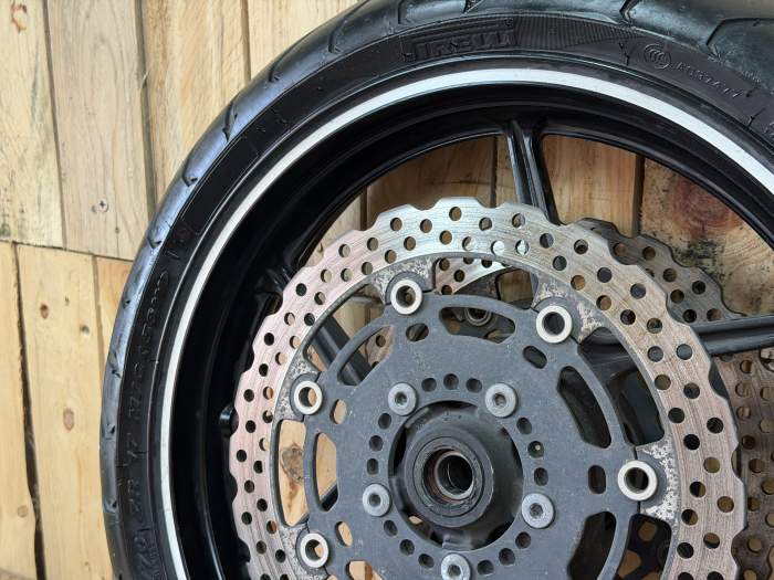 RUEDA DELANTERA KAWASAKI ER-6N 09-11 - QrBox.es