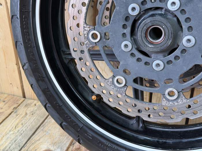 RUEDA DELANTERA KAWASAKI ER-6N 09-11 - QrBox.es
