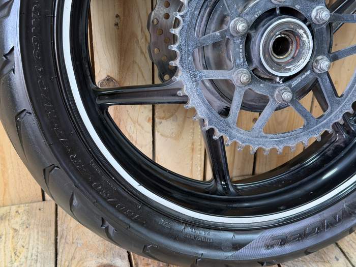 RUEDA TRASERA KAWASAKI ER-6N 09-11 - QrBox.es