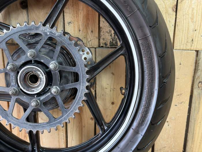 RUEDA TRASERA KAWASAKI ER-6N 09-11 - QrBox.es