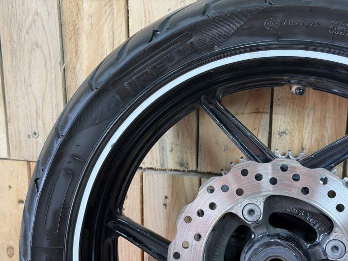 RUEDA TRASERA KAWASAKI ER-6N 09-11 - QrBox.es
