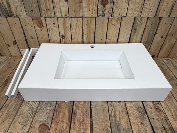 PICA FLOTANTE BLANCA CON SOPORTE 81X45,5X12