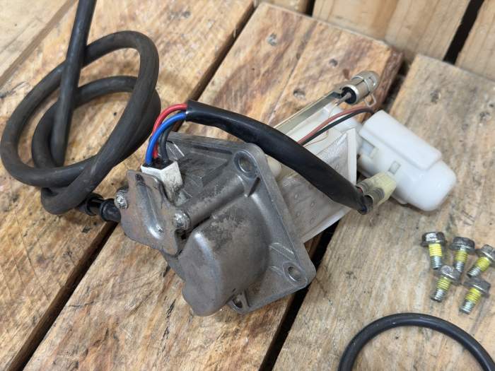 BOMBA COMBUSTIBLE KAWASAKI ER-6N 09-11