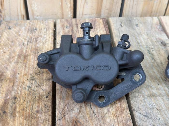 PINZAS DE FRENO DELANTERAS KAWASAKI ER-6N 09-11