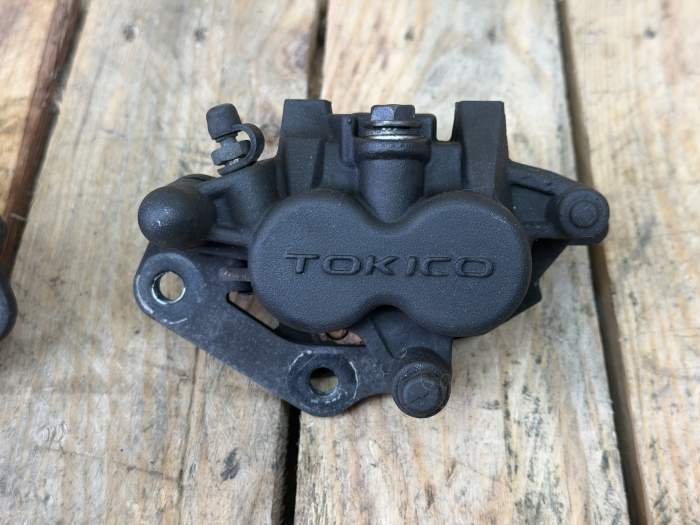 PINZAS DE FRENO DELANTERAS KAWASAKI ER-6N 09-11