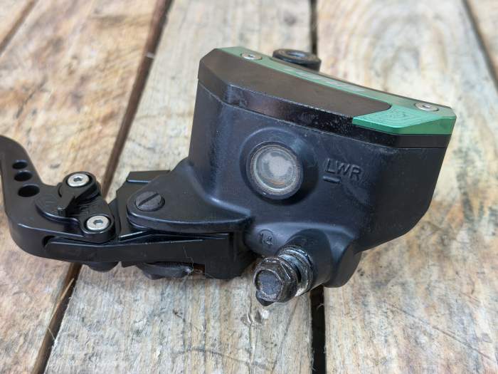 BOMBA DE FRENO DELANTERA KAWASAKI ER-6N 09-11