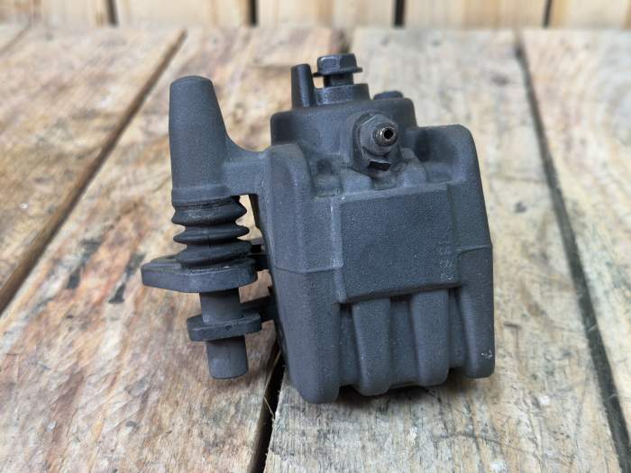 PINZA DE FRENO TRASERA KAWASAKI ER-6N 09-11