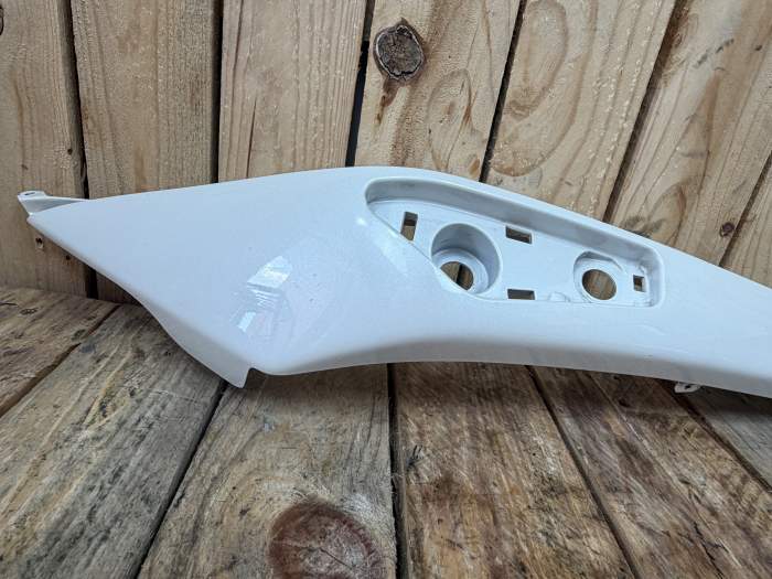 PLASTICO TRASERO DERECHO KAWASAKI ER-6N 09-11