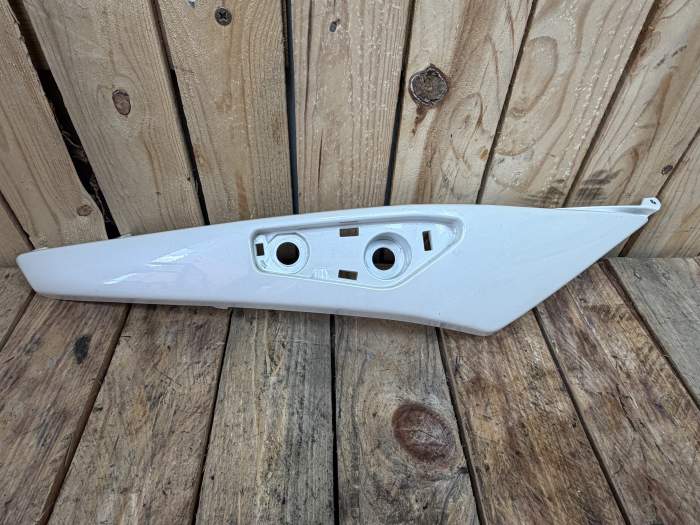 PLASTICO TRASERO IZQUIERDO KAWASAKI ER-6N 09-11