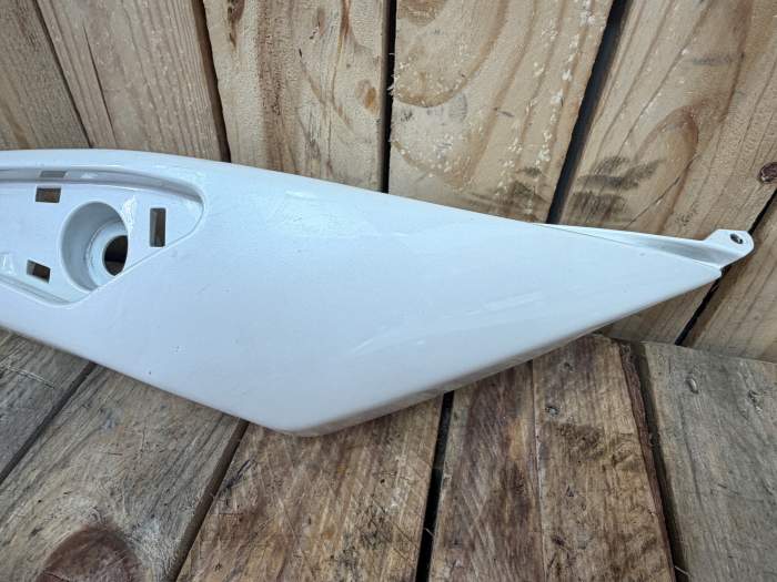 PLASTICO TRASERO IZQUIERDO KAWASAKI ER-6N 09-11