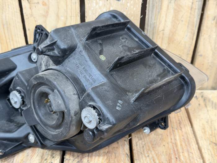 FARO IZQUIERDO BURGMAN 400 07-17