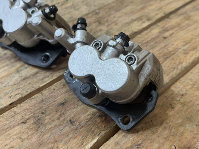 PINZAS DELANTERAS SUZUKI BURGMAN 400 07-17