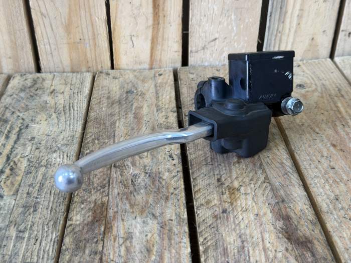 BOMBA FRENO DELANTERO SUZUKI BURGMAN 400 07-17
