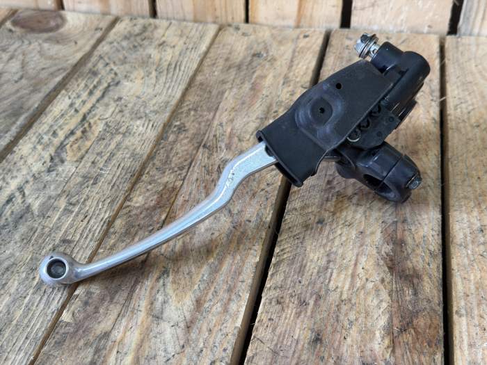 BOMBA FRENO DELANTERO SUZUKI BURGMAN 400 07-17