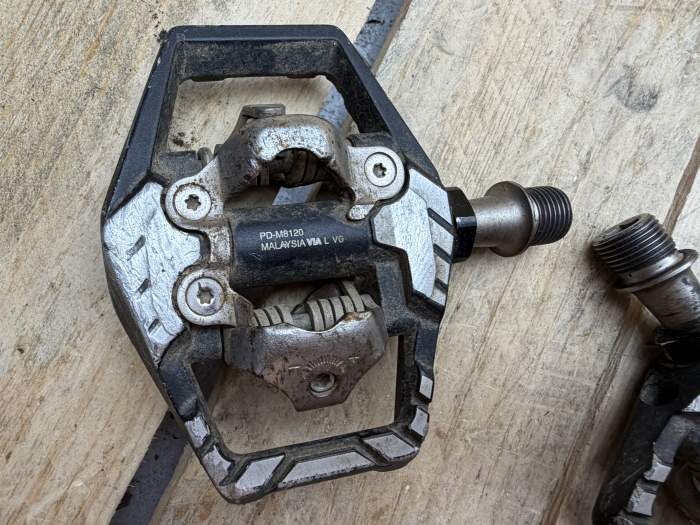 PEDALES SHIMANO PD-M8120