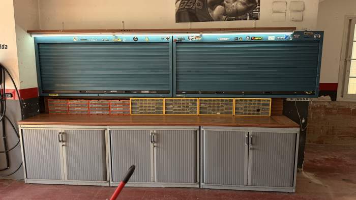 2 ARMARIOS TALLER HECO SERIE 2000 CON PERSIANA