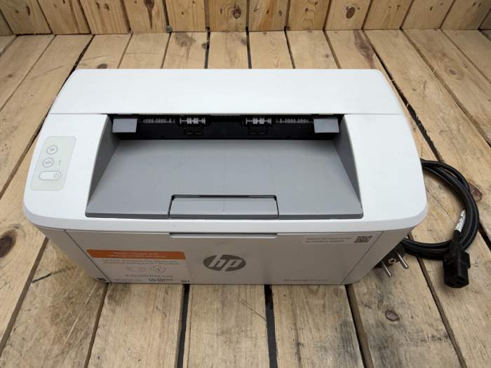IMPRESORA HP LASERJET M110WE + TONER