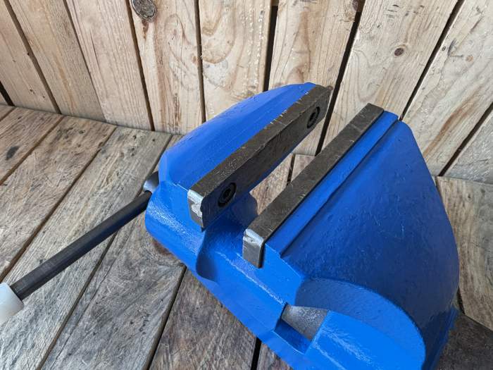 TORNILLO DE BANCO S125