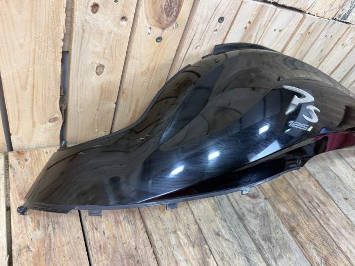 CUBIERTA TRASERA IZQUIERDA HONDA PS 125 06-13