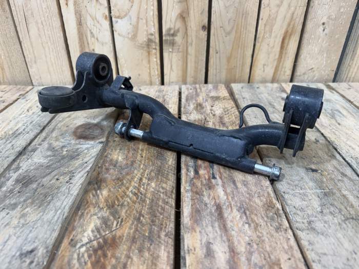 SOPORTE DE MOTOR HONDA PS 125 06-13