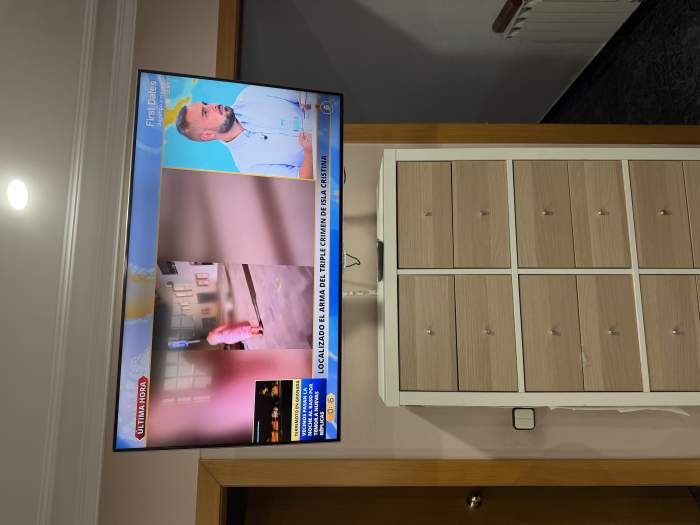 TELEVISOR SAMSUNG 46” CON SOPORTE Y MANDO