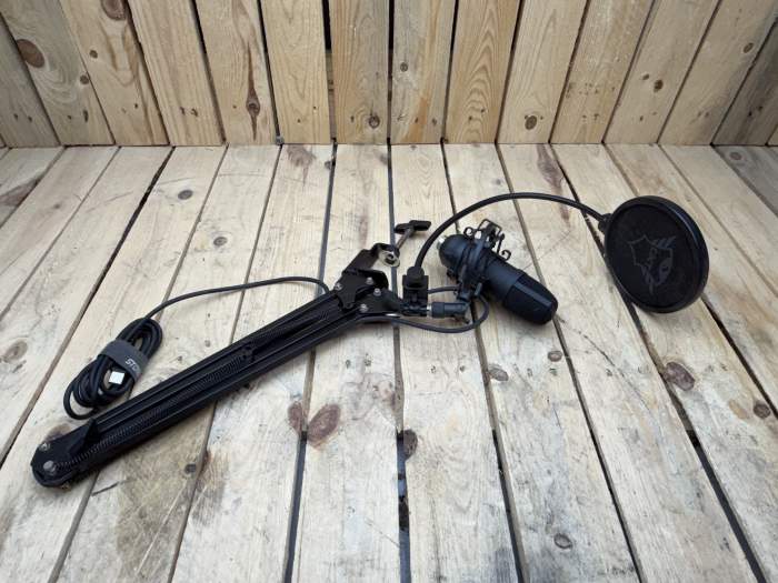 MICRÓFONO TRUST GXT 252 EMITA PLUS USB