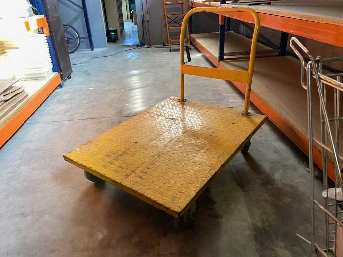 CARRETILLA DE ALMACÉN EXTRA FUERTE - QrBox.es