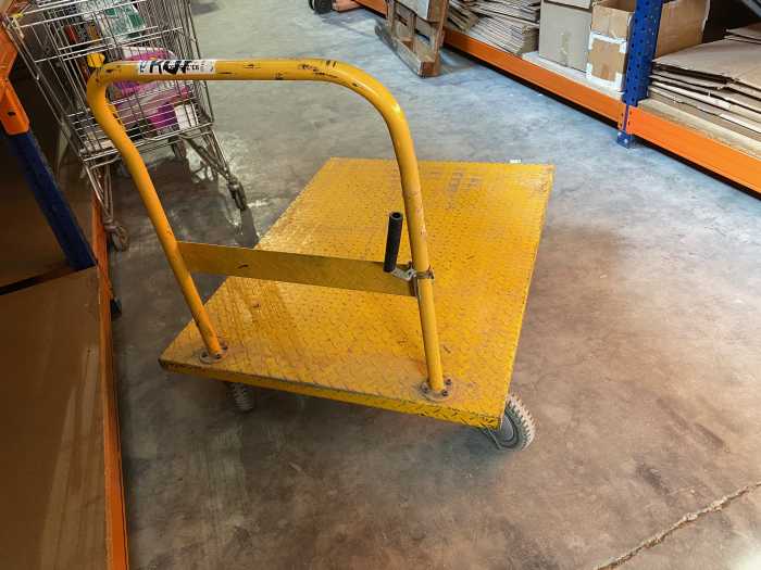 CARRETILLA DE ALMACÉN EXTRA FUERTE - QrBox.es