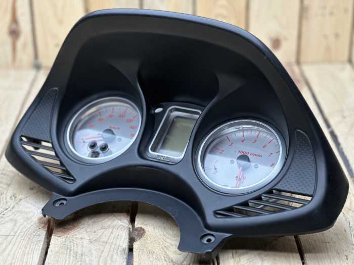 CUENTAQUILOMETROS TMAX 500 1A GENERACION