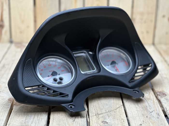 CUENTAQUILOMETROS TMAX 500 1A GENERACION