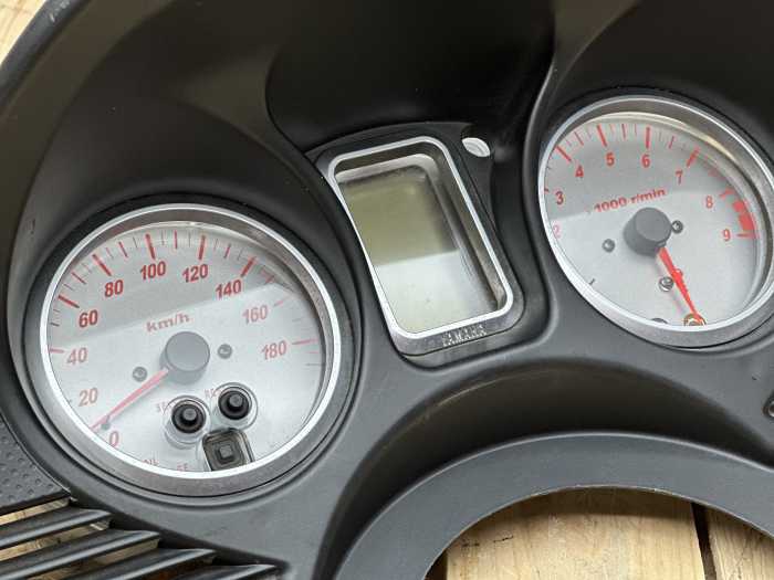 CUENTAQUILOMETROS TMAX 500 1A GENERACION